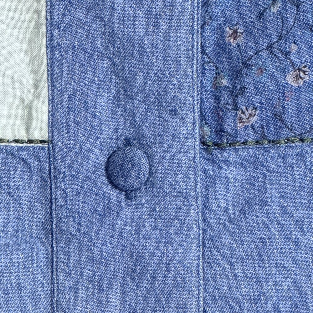 TWO TWENTY Top Womens M Blue Patchwork Short Sleeve Button Embroidered Floral - Picture 8 of 8